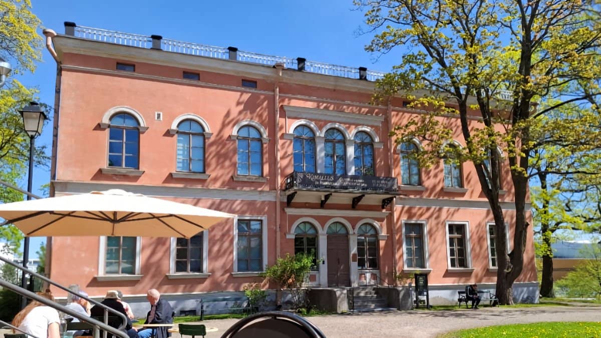 Vierailulla Hakasalmen huvilalla